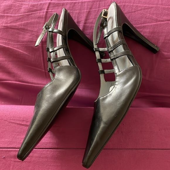 BCBG HEEL - Picture 2 of 5